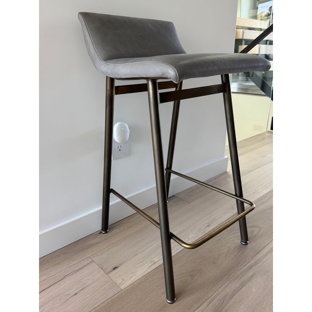 2010s Set of 3 Thomas Hayes Custom "Gachot" Stools in Grey Leather and Rubbed Brass For Sale - Image 5 of 11