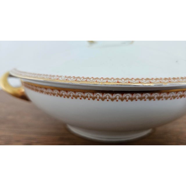 1910s Antique Tressemann & Vogt White & Gold Limoges Tureen, Circa 1910s For Sale - Image 5 of 8