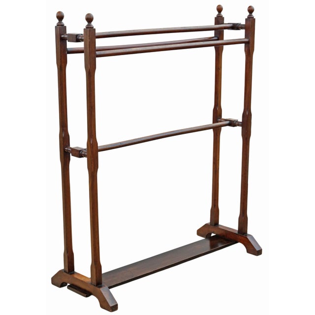 Antique c.1900 Mahogany Towel Rail Stand – Fine Quality This rare decorative towel rail displays lovely age developed...