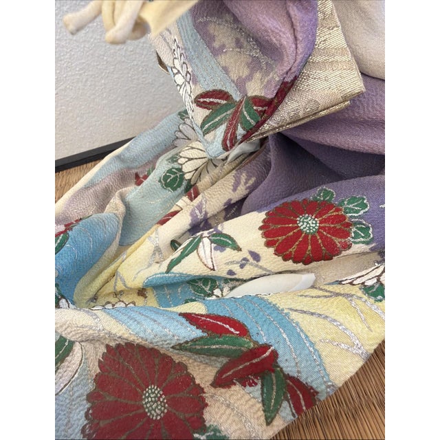 Mid 20th Century VTG Nishi & Co Japanese Geisha Doll in Ornate Kimono w/ Guitar on Bamboo Stand For Sale - Image 5 of 9