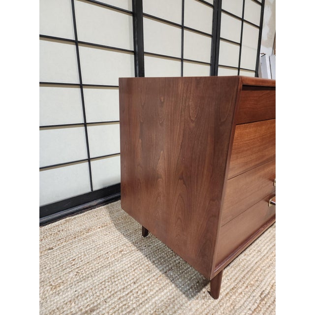 Mid-Century Modern 4-Drawer Chest by Jens Risom For Sale In Philadelphia - Image 6 of 11