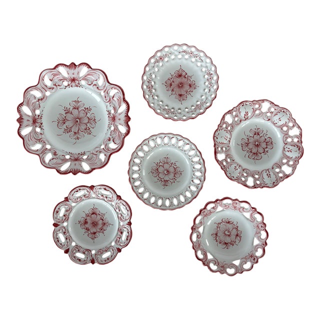 Vintage Hand Painted Pink & White Wall Plate Set by Vestal Alcobaca Portugal For Sale