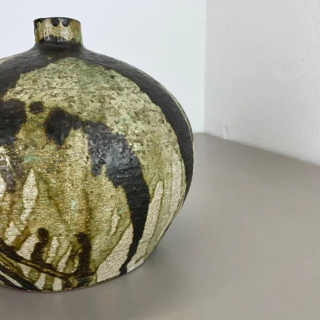 Abstract Ceramic Studio Pottery Vase from Gerhard Liebenthron, Germany, 1963 For Sale - Image 17 of 18