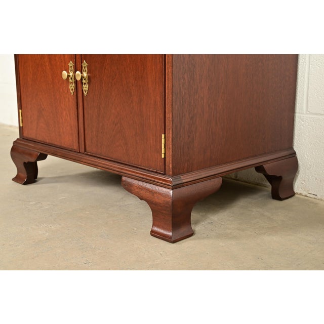 Baker Furniture Chippendale Carved Mahogany Nightstands, Newly Refinished For Sale - Image 11 of 15