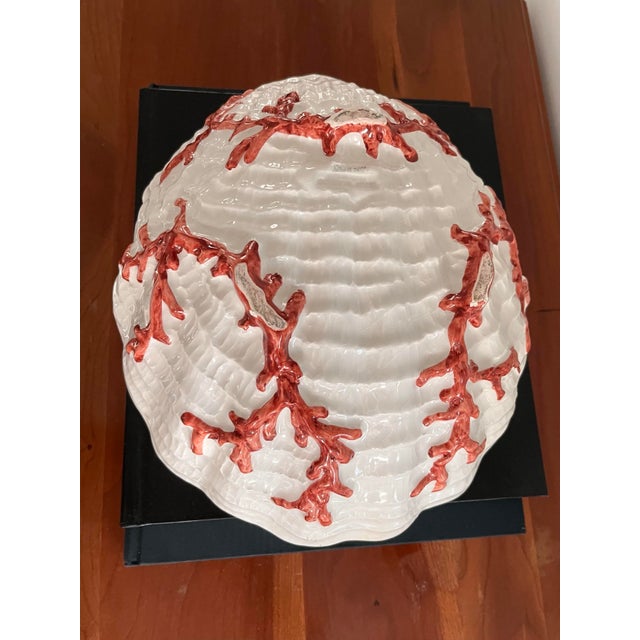 Off-white Vintage Italian Coastal Majolica Hand-Painted Footed Seashell Bowl For Sale - Image 8 of 11