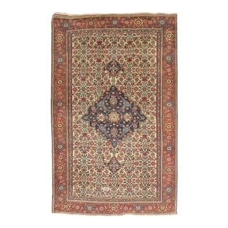 Early 20th Century Ivory Field Persian Bidjar Rug - 4'7" x 7'7" For Sale