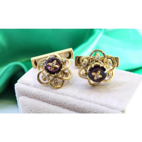 Gold Gold Cufflinks with Onyx and Brilliant-Cut Diamonds, Set of 2 For Sale - Image 8 of 8
