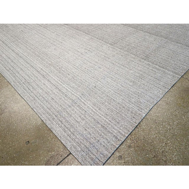 Galerie Shabab Collection Mid-20th Century Turkish Flatweave Kilim Carpet For Sale In New York - Image 6 of 8