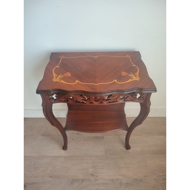 1920s Antique French Louis XV Style Inlaid Marquetry and Carved Walnut Accent Table For Sale - Image 5 of 11