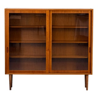 Danish Teak Cabinet with Glass Doors by Carlo Jensen for Hundevad & Co, 1960s For Sale