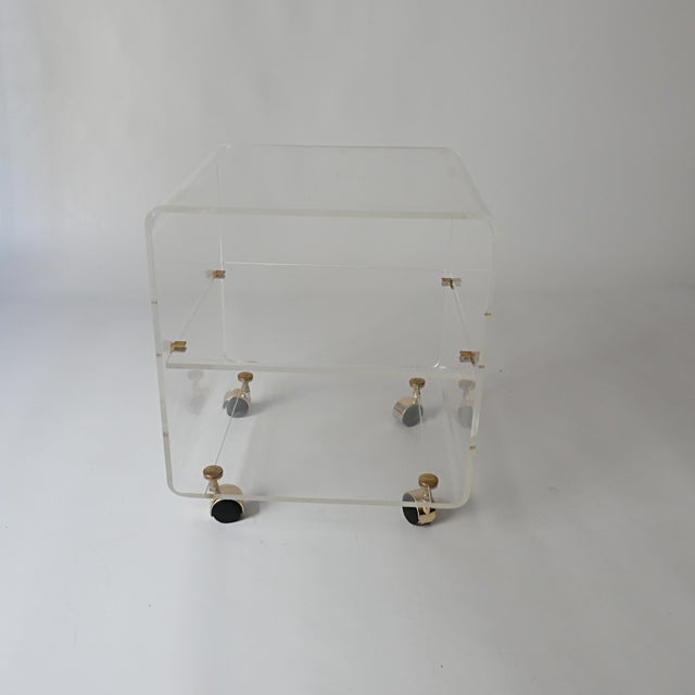 Mid-Century Modern Side Table on Casters in Acrylic Glass by David Lange, 1970s For Sale - Image 3 of 10