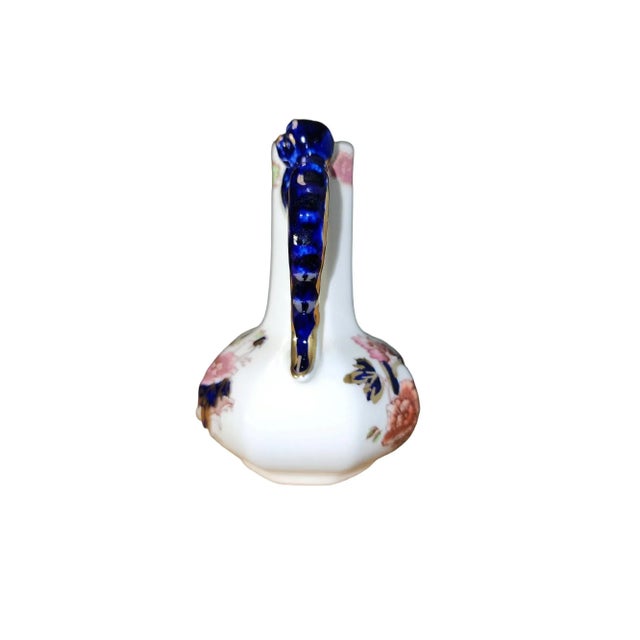 Beautiful vintage Mason's Blue Mandalay pattern small narrow neck snake handle creamer. Later half 20th century backstamp....