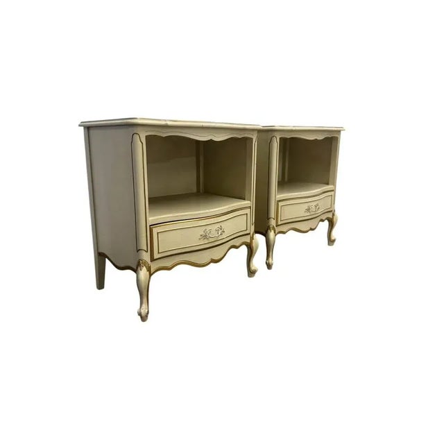 French Provincial Vintage Mid-Century Rhone Off-White (Cream) & Gold French Provincial 1 Drawer Nightstands - A Pair For Sale - Image 3 of 11