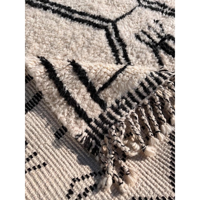 White Contemporary Black and White For Sale - Image 8 of 10