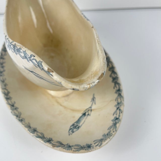 Earthenware Oeillet Gravy Boat from KG Lunéville, 19th Century For Sale - Image 5 of 11