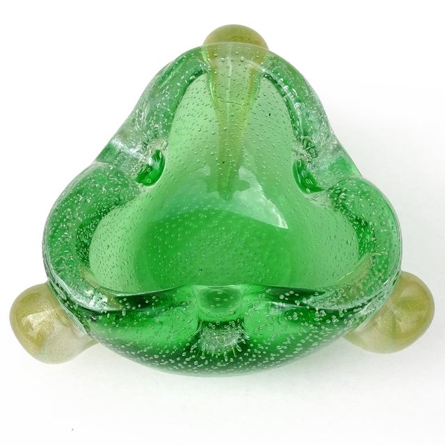 Mid-Century Modern Vintage Murano Seguso Vetri d'Arte Gold Flecks Green Sommerso Bubbles Italian Art Glass Bowl Ashtray For Sale - Image 3 of 5