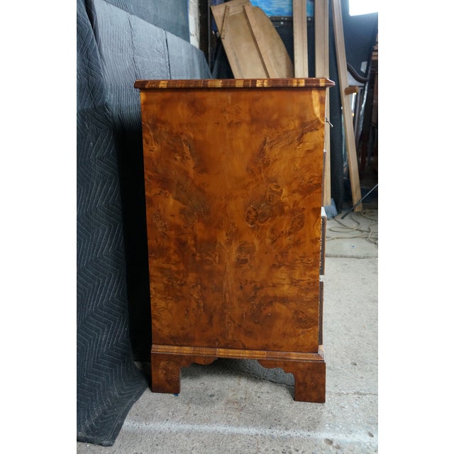 Antique English George II Style Oyster Burl Yew Bachelors Chest Dresser Commode For Sale - Image 11 of 18