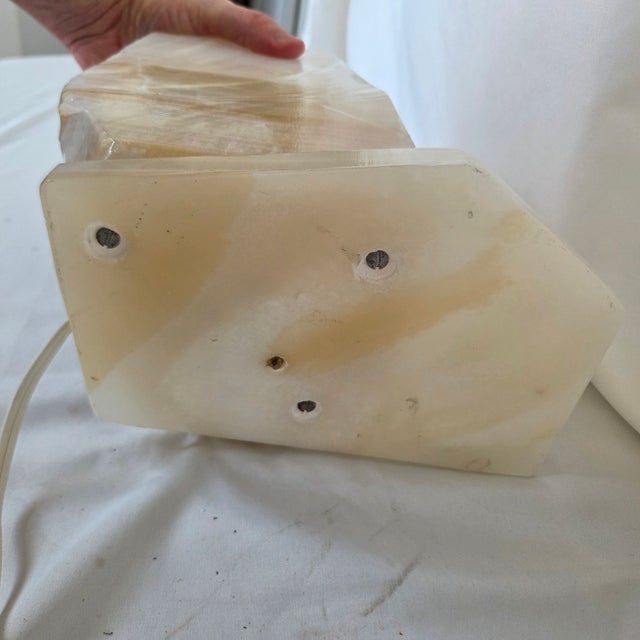 White Mid 20th Century Mid-Century Modern Mexican Onyx Polar Bear Iceberg Sculpture Lamp For Sale - Image 8 of 8