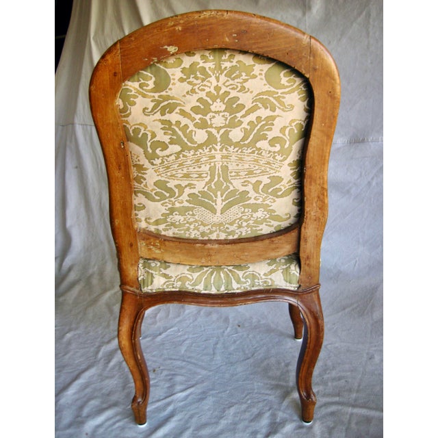 Fortuny Fortuny Corone Textile on Set of 4 French Louis XV Chairs 18 Century For Sale - Image 4 of 12