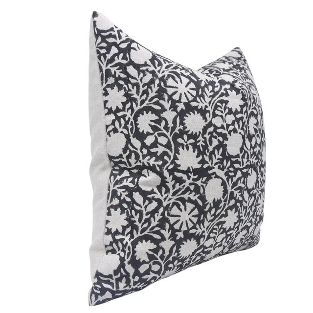 Enhance your space with the timeless charm of the Chakri print cushion cover from Fabdivine. Crafted from pure linen, this...