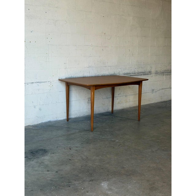 Classic Oak Fixed-Top Rectangular Dining Table With Tapered Legs Mid-Century Modern 1960s For Sale - Image 4 of 10