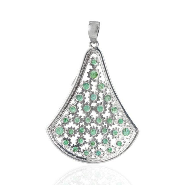 Contemporary 4.17 Carat Statement Emerald Pendant in 925 Silver With Sapphire Detailing For Sale - Image 3 of 12