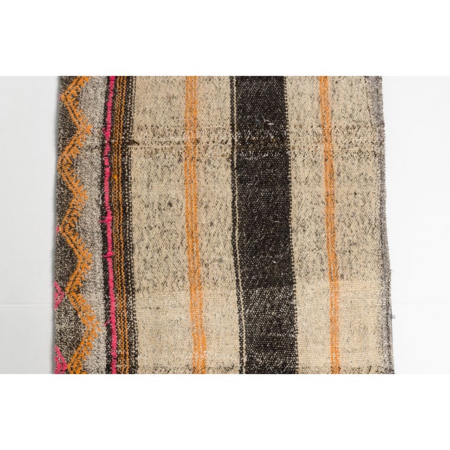 Decorative Vintage Anatolian Kilim Rug For Sale - Image 6 of 11