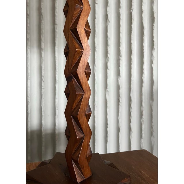 Designer unknown H 77,5cm Ø 25cm Handcarved graphic wooden table lamp inspired by sculptor Constantin Brancusi (1876-1957)...