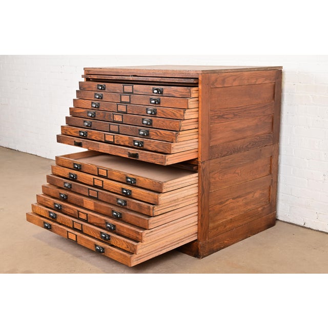 Antique Arts & Crafts Oak 14-Drawer Architect's Blueprint Flat File Cabinet, Circa 1900 For Sale In South Bend - Image 6 of 13