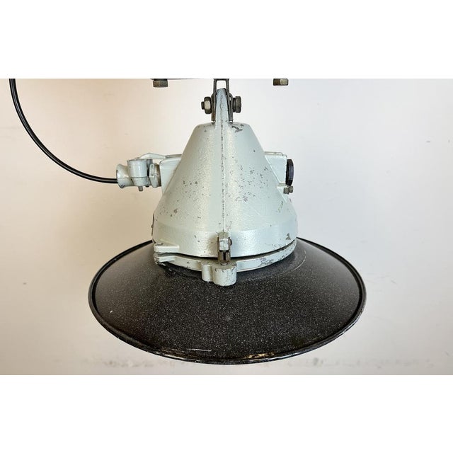 1970s Grey Cast Aluminium Explosion Proof Pendant Lamp with Enameled Shade from Elektrosvit, 1970s For Sale - Image 5 of 18