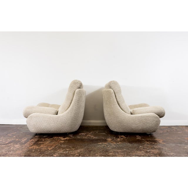 This Space Age style "Atlantis" lounge armchair was manufactured by the Jitona furniture factory in Soběslav,...