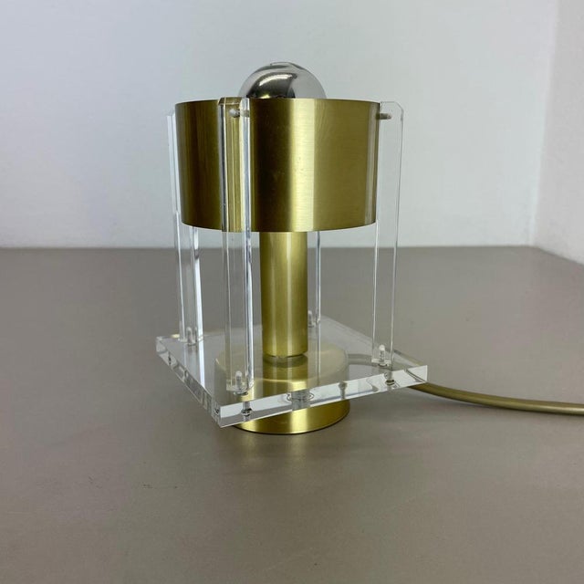 Postmodern Cubic Table Light in Brass and Acryl Glass, 1970 For Sale - Image 10 of 17