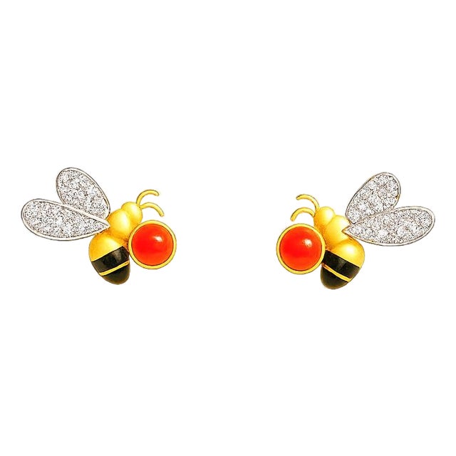 Bee and Honeycomb Stud Earrings in 14k Gold, A Pair For Sale