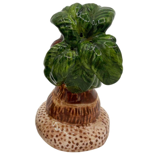 1980s 1980's Hula Girl & Palm Tree Ceramic Tabletop Matching Salt & Pepper Shaker Set For Sale - Image 5 of 6
