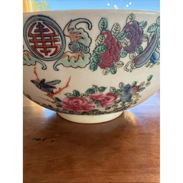 Vintage Chinese Famille Rose Porcelain Serving Bowl w/ Figures & Shou Symbol 10" For Sale - Image 10 of 12