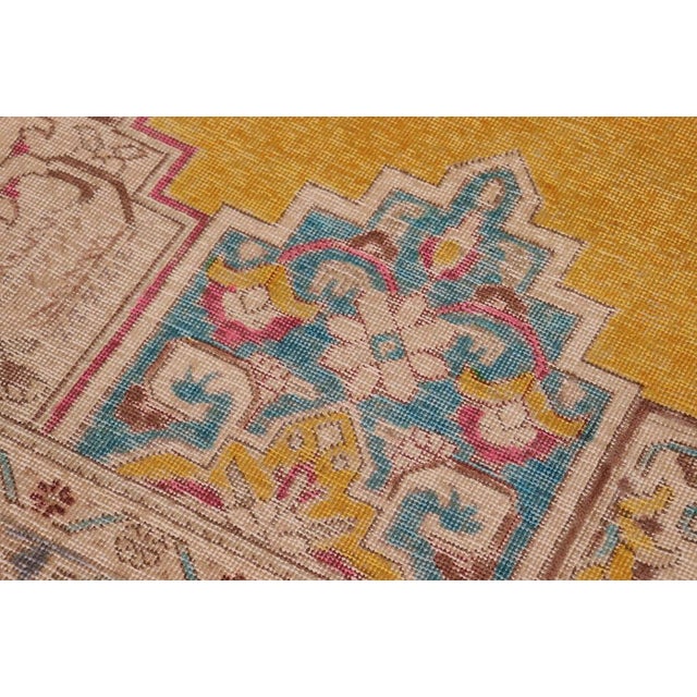 Shabby Chic 1990's Vintage Yellow/Grey Wool Rug - 9'10'' X 12'7'' For Sale In New York - Image 6 of 10