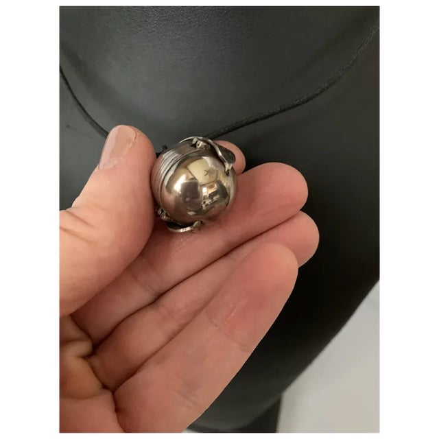 1980s Sterling Sphere Locket For Sale - Image 9 of 11