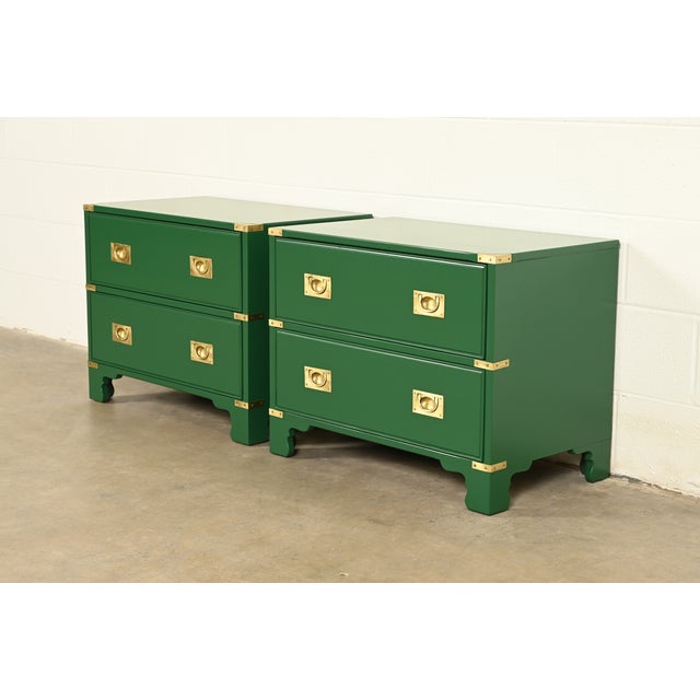 Drexel Heritage Mid-Century Hollywood Regency Campaign Green Lacquered Nightstands | Pair For Sale In South Bend - Image 6 of 13