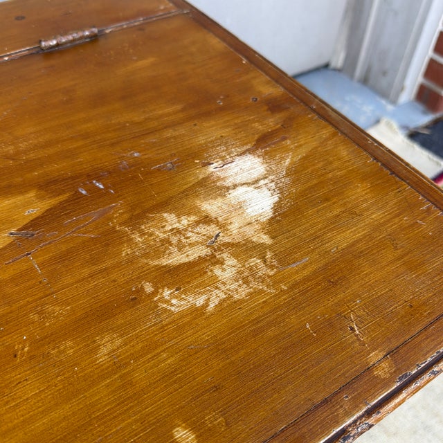 A Very Nice Antique Pennsylvania Paint Decorated Woodbox, 19th Century For Sale - Image 11 of 12