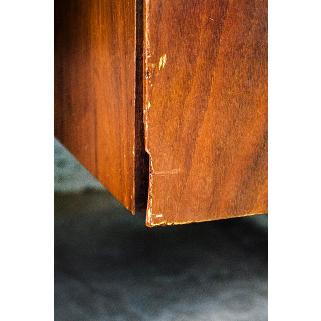 Center Desk by Florence Knoll Bassett, 1960s For Sale - Image 9 of 10