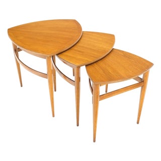 Set of Mid-Century Modern Three Rounded Triangle Shape Nesting Stacking Tables For Sale