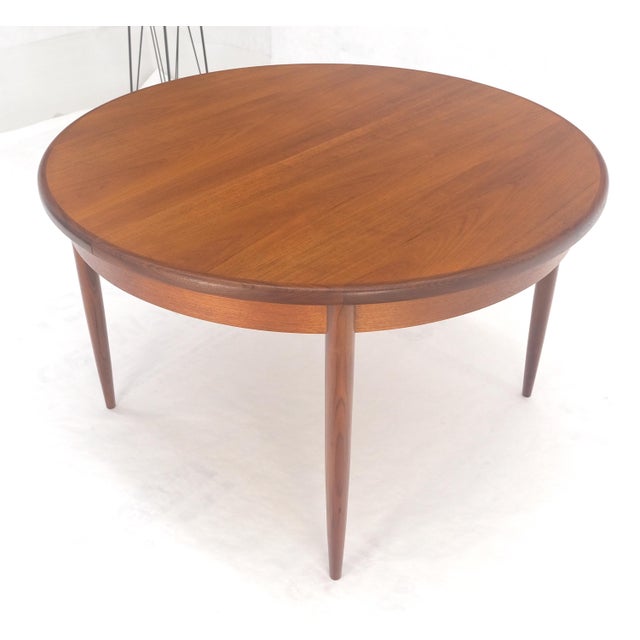 Late 20th Century Danish Modern Round Teak Dining Table w/ 18" Pop Up Hide Away Leaf MINT For Sale - Image 14 of 15