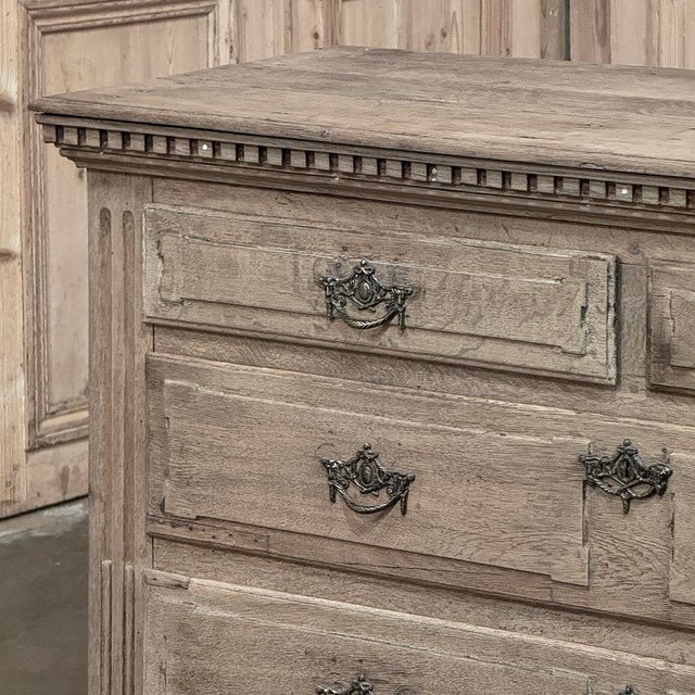 18th Century French Neoclassical Chest of Drawers in Stripped Oak For Sale - Image 13 of 18