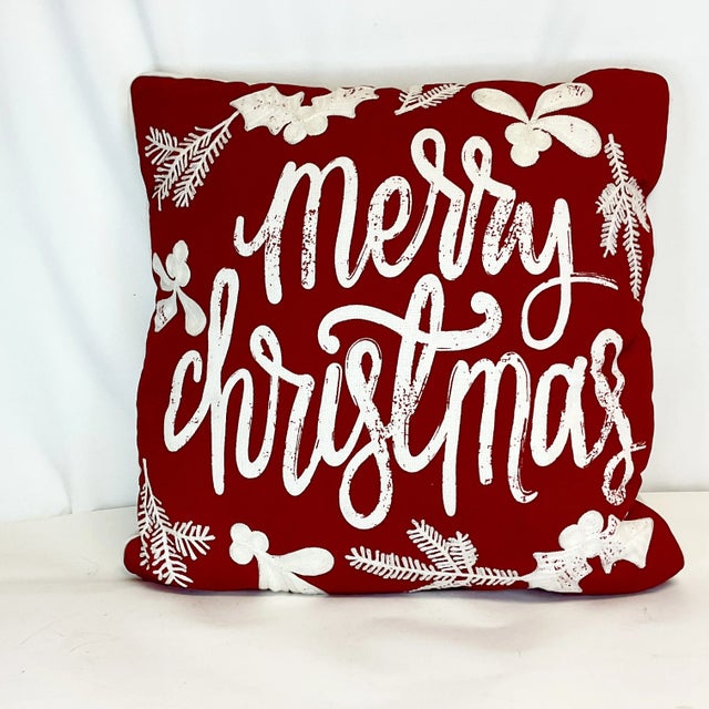 American 1990s Vintage Arts & Crafts Embroidered Merry Christmas Pillow. For Sale - Image 3 of 8