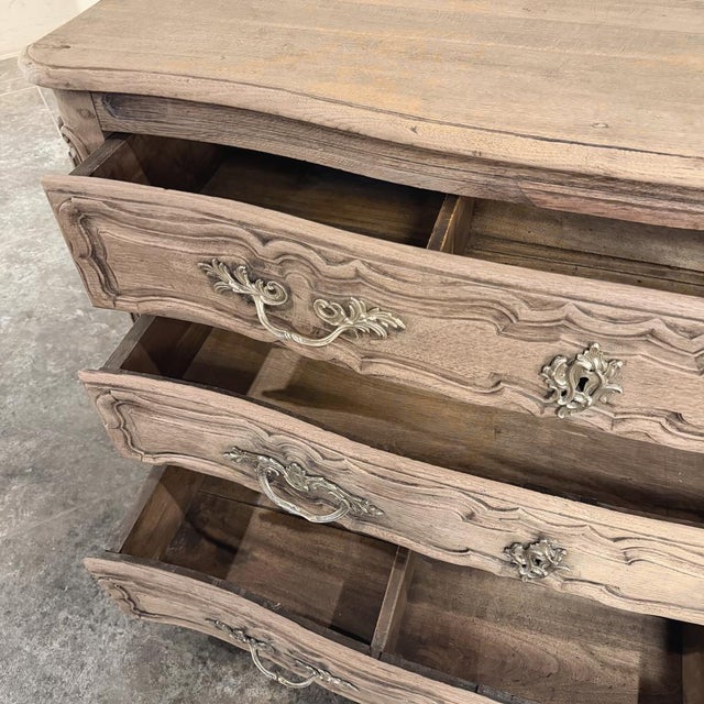 18th Century French Louis XV Period Stripped Oak Commode For Sale - Image 12 of 18