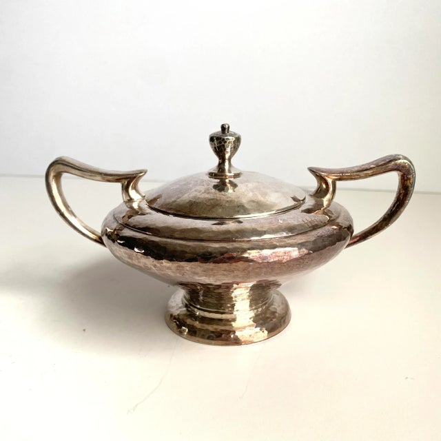 Mid 20th Century Vintage Art Deco Derby Silver Plate Co Hammered Lidded Sugar Bowl For Sale - Image 5 of 10