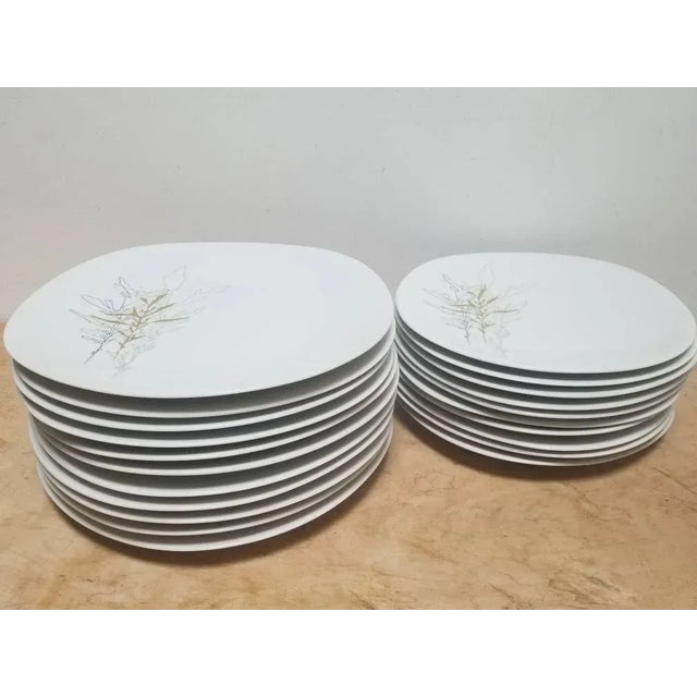 1950s Vintage Limoges Porcelain Plates from Raynaud & Co, 1950s, Set of 20 For Sale - Image 5 of 11