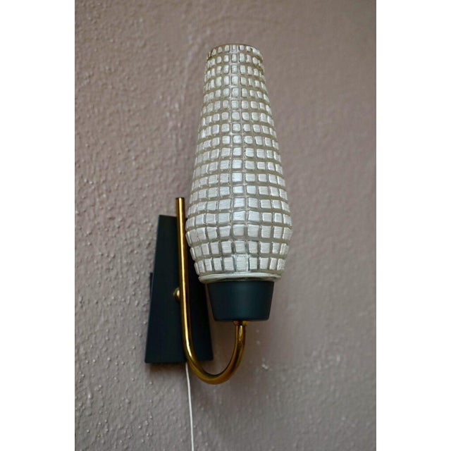 Metal Mid-Century French Modernist Wall Sconces in Black and Gilt Metal and Printed Glass, 1950s, Set of 2 For Sale - Image 7 of 11