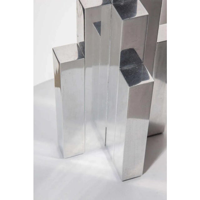 Chrome 1960s Tall Habitat Int. Reflective Aluminum "Skyscraper" Tower Table Lamp For Sale - Image 8 of 9