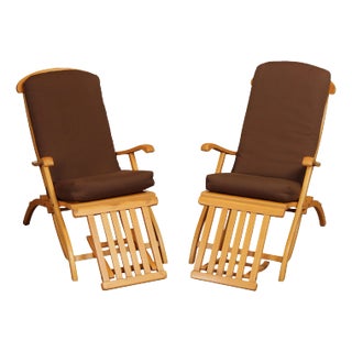 Vintage Campaign Style Pair of Maple Folding Cruise Ship Steamer Lounge Chairs For Sale